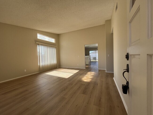 Foto del edificio - 1733 Oakview Way