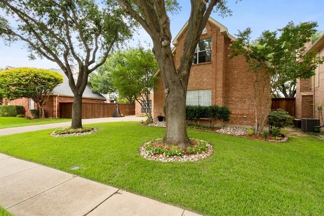Building Photo - 2216 Sunrise Ln
