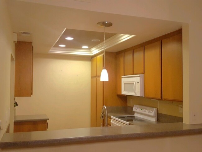 Building Photo - Upgraded Single Story 2bd, 1.5 ba, in Corona