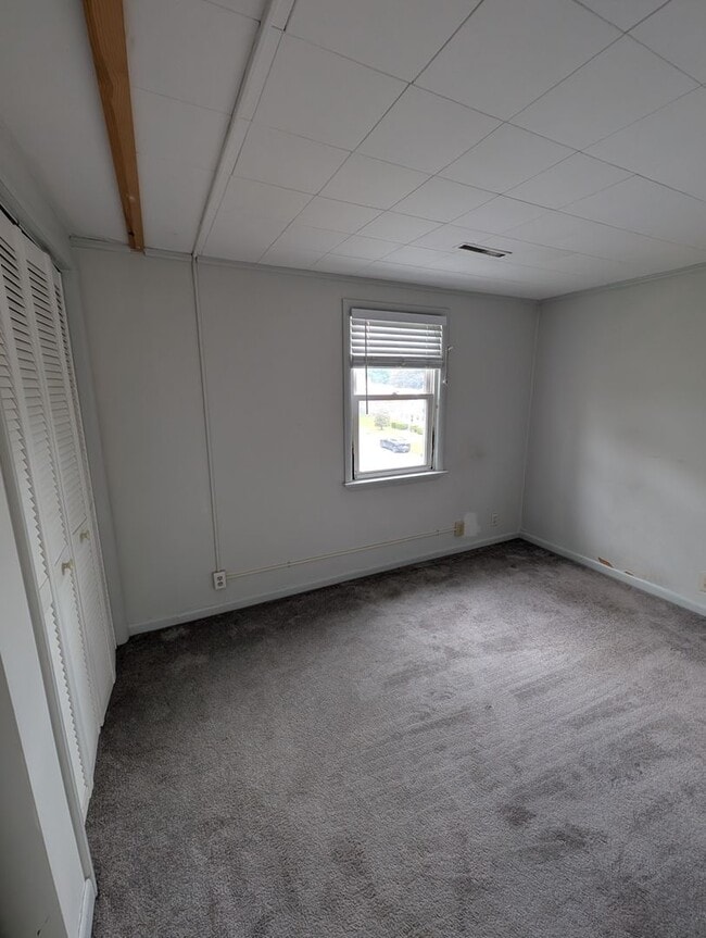 Building Photo - 105 Kirkpatrick St