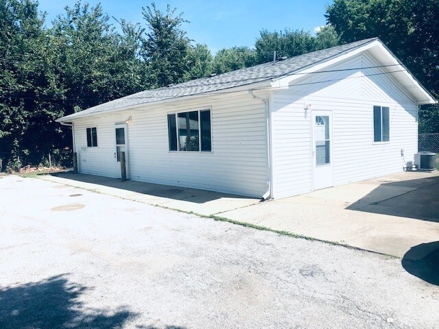 Foto principal - 4120 W 137th St
