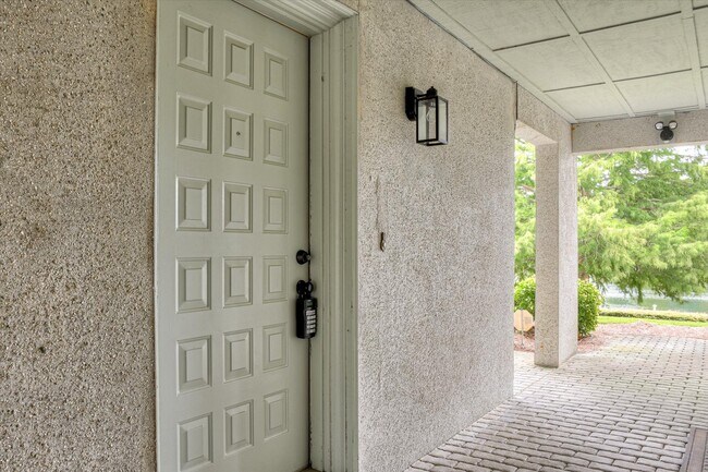 Foto del edificio - 106 Riverbend Dr