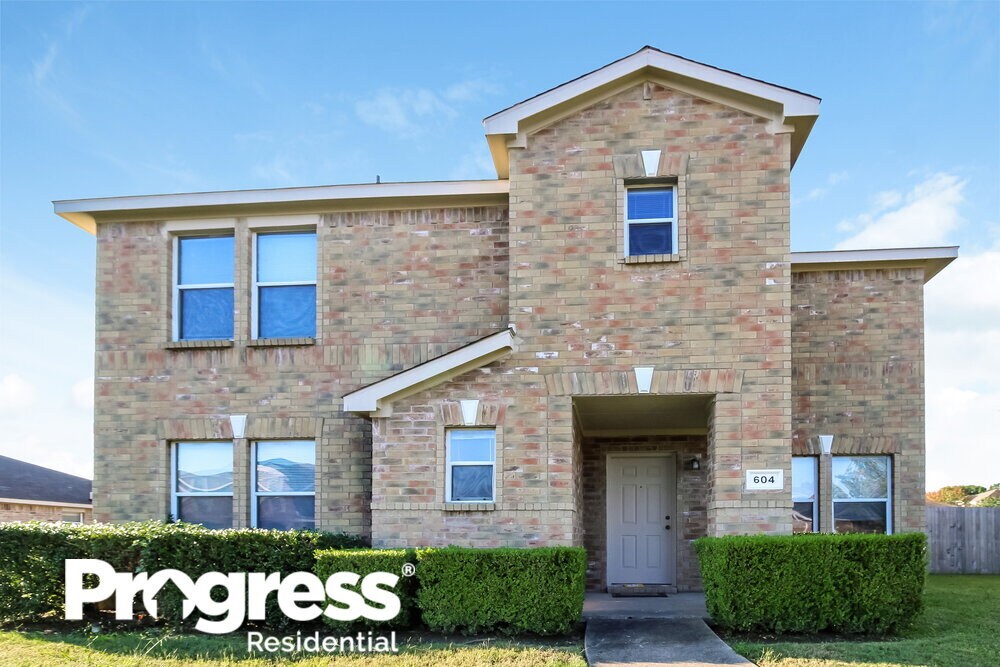 604 Snowy Orchid Dr, DeSoto, TX 75115 House for Rent in DeSoto, TX
