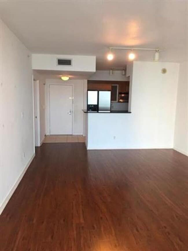 Building Photo - 325 S Biscayne Blvd