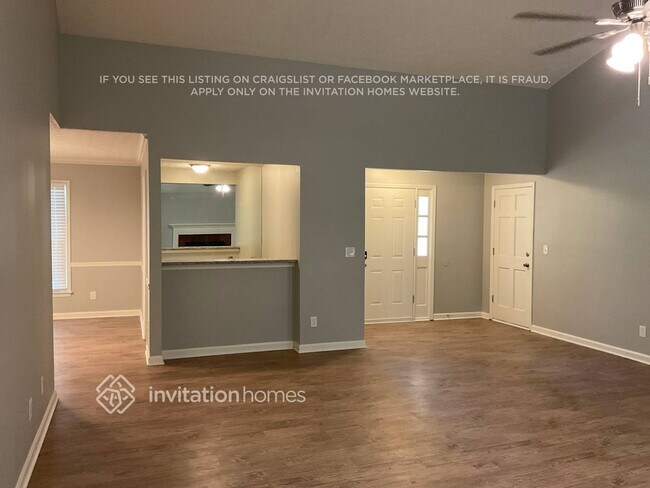 Foto del edificio - 2215 Valley Wood Dr
