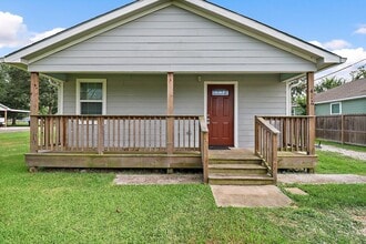 Building Photo - 412 Stowell St
