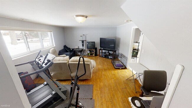 Building Photo - 3 br, 1.5 bath House - 2846 Verle Ave