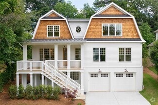 Building Photo - 2717 Skyland Dr NE