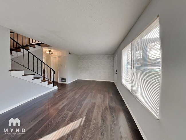 Building Photo - 1345 Womack Ave