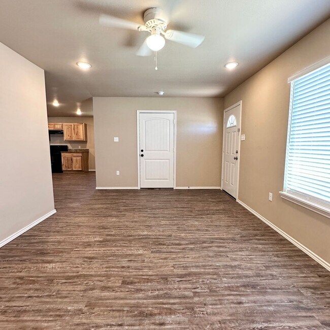 Building Photo - $99 Move In Special With 13 Month Lease!