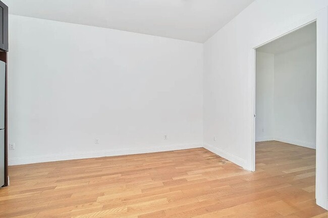 Building Photo - 400 Central Prk W