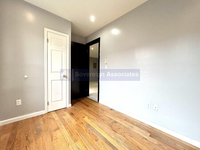 Foto del edificio - 312 W 114th St