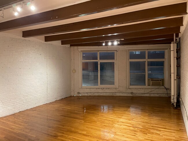 Building Photo - 86 Bedford St