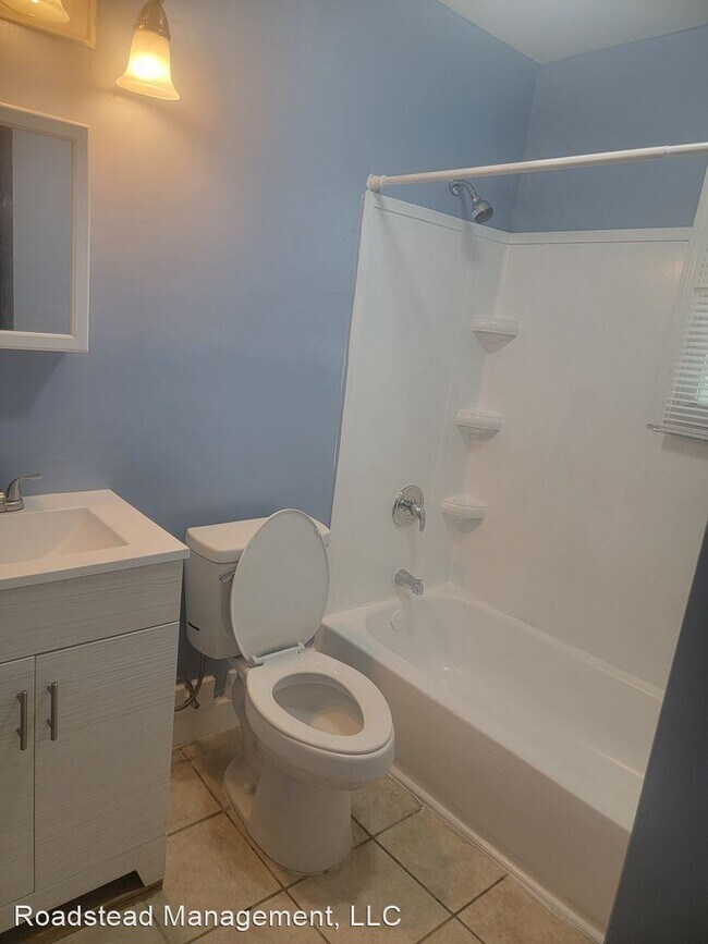 Building Photo - 4 br, 2 bath House - 165 Smith St