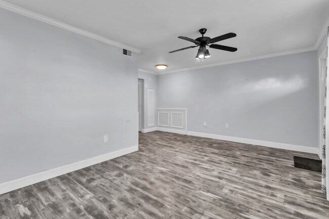 Sala de estar - 5850 18th St N