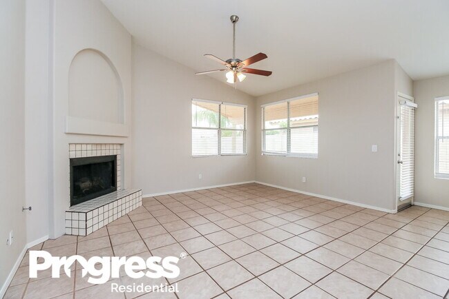 Building Photo - 7932 W Taro Ln