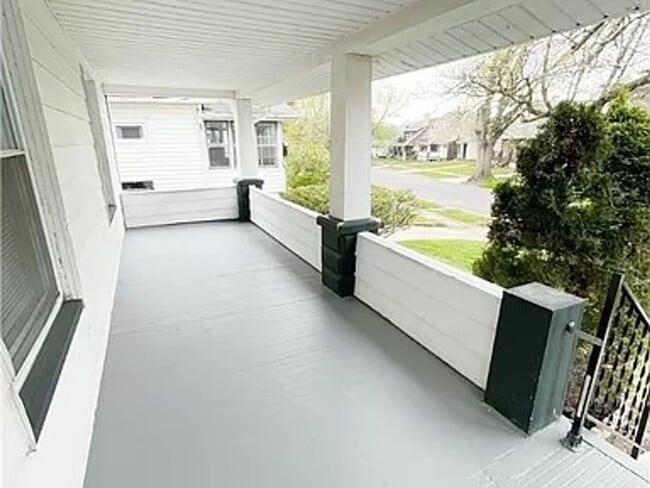 Building Photo - "Charming 3-Bedroom Oasis: Your Perfect Bl...