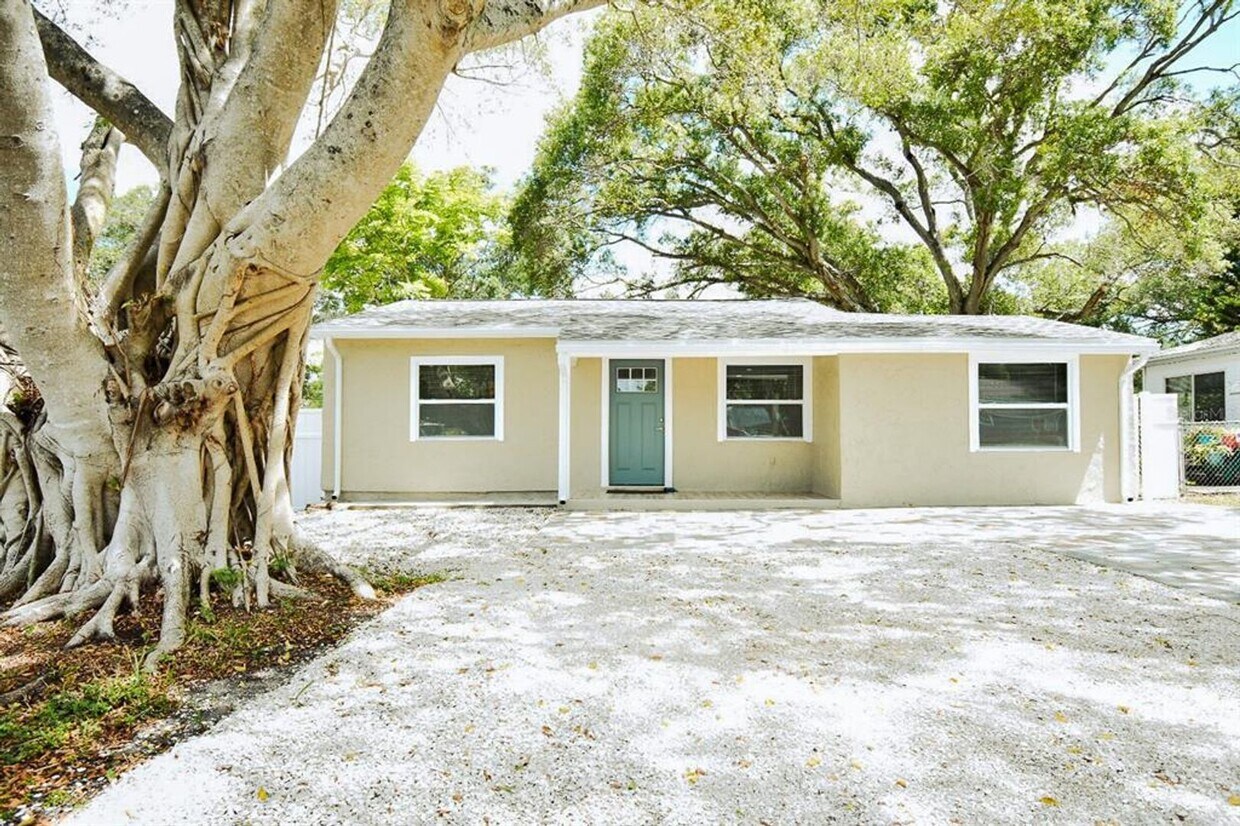 Foto principal - Beautiful 3 Bedroom Largo Home with Large ...