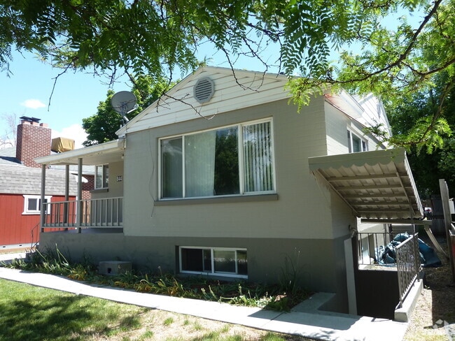 Building Photo - 844 E 2700 S