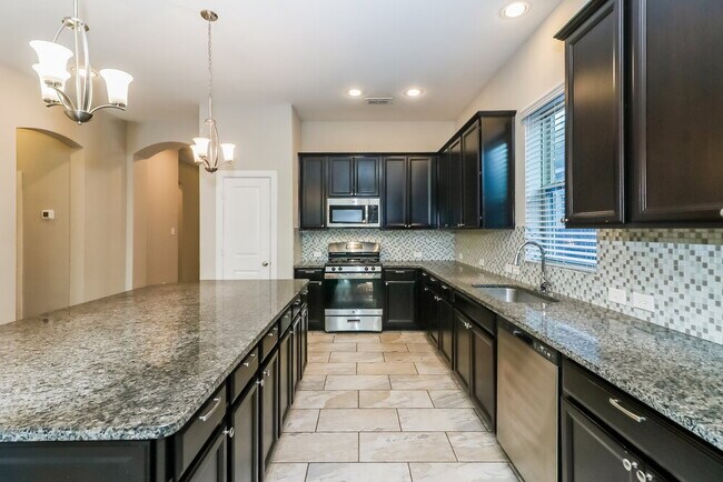 Foto del edificio - 415 Rocky Briar Ct