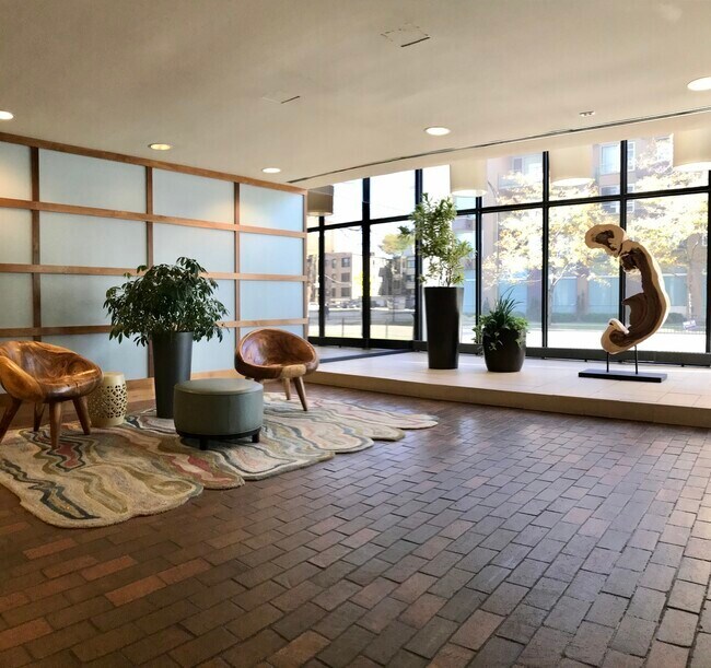 Foto del edificio - 5445 N Sheridan Rd