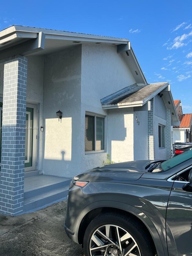 Primary Photo - 750 SW 97th Ct