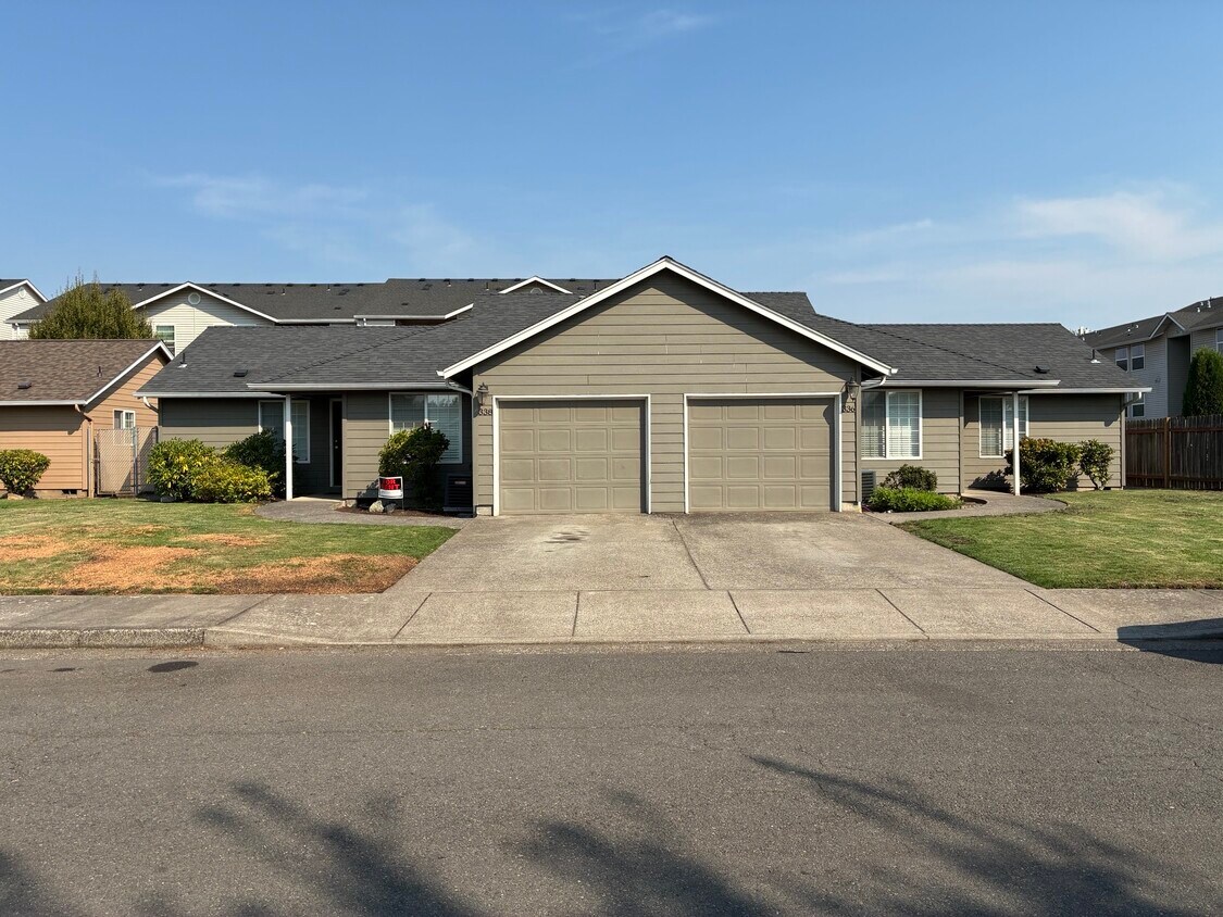 Foto principal - 338 Lost Creek Ct N