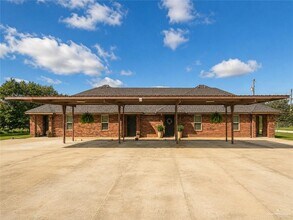 Building Photo - 5206 Murillo St