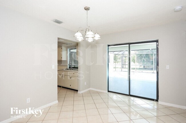 Building Photo - 3511 SE 1st Pl