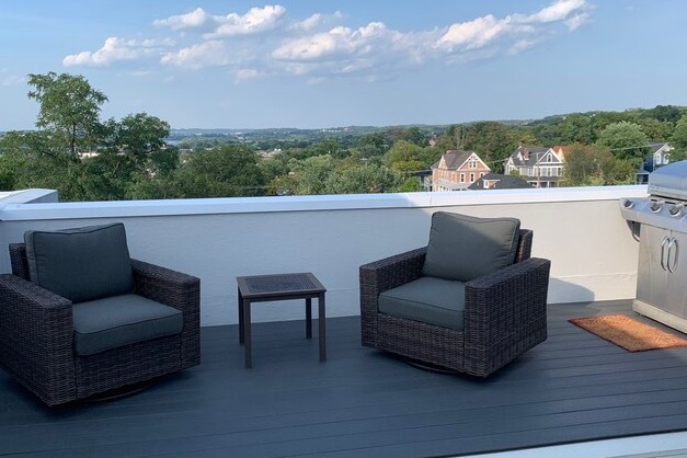 private rooftop w grill - 1332 Talbert Ct SE