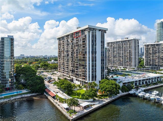 Foto del edificio - 1925 Brickell Ave