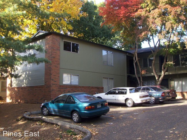Building Photo - 2511 SE Pine St