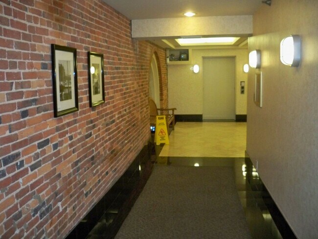 Foto del edificio - Gorgeous Canton Shipyard Studio w/ AC & Parking! Available 7/15