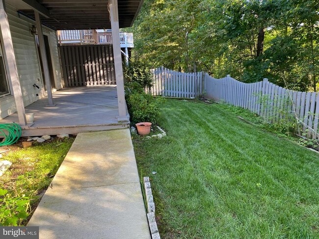 Building Photo - 6538 Palisades Dr