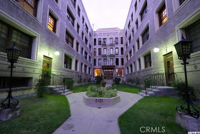 Foto principal - 2121 James M Wood Blvd