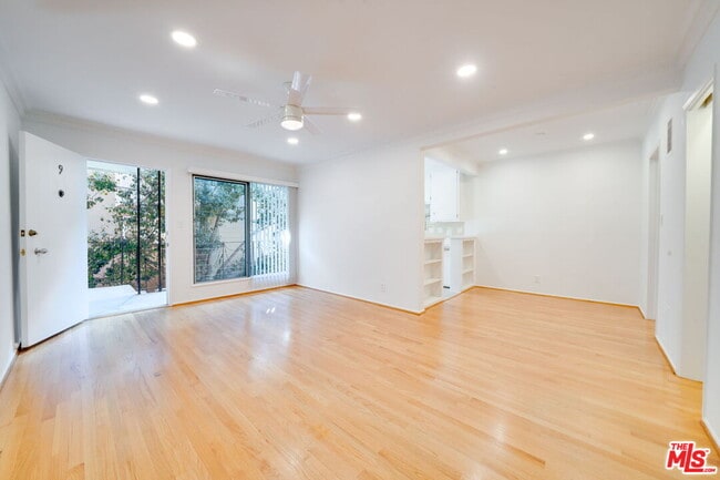 Building Photo - 1037 11th St