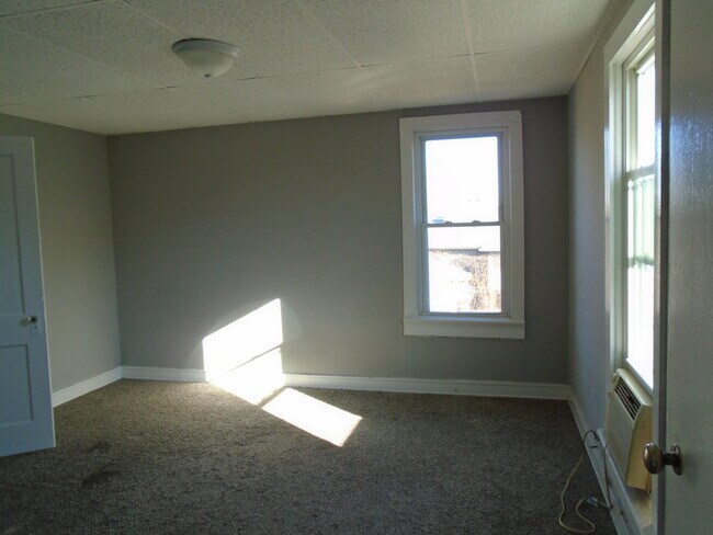 Building Photo - 519 N 24th St