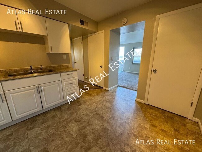 Foto del edificio - 3665 Michigan Avenue