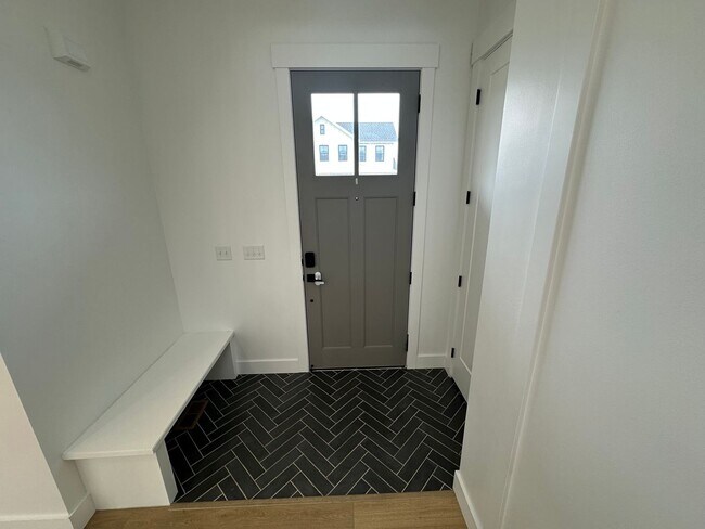 Foto del edificio - Gorgeous 5 Bed 3.5 Bath Home at Daybreak I...