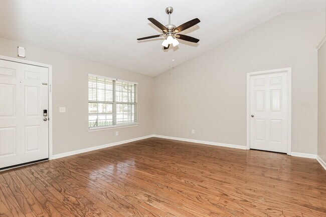 Building Photo - 1427 River Rock Blvd