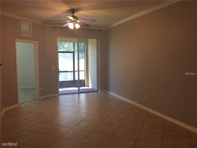 Building Photo - 3 br, 2.5 bath Townhome - Reserve/mdw Lake