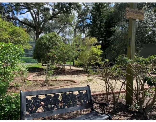 Foto del edificio - 8001 Hibiscus Dr