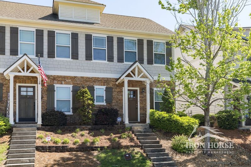Primary Photo - 123 Oconee River Cir