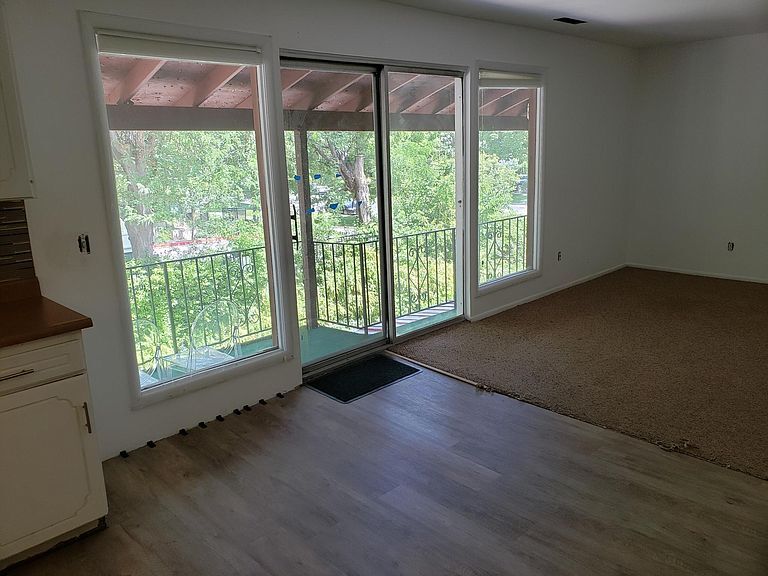 Living Area/View of the Porxh - 729 E 300 S