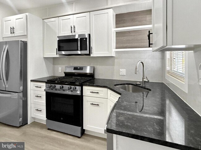 Building Photo - 2306 Wichita Ave