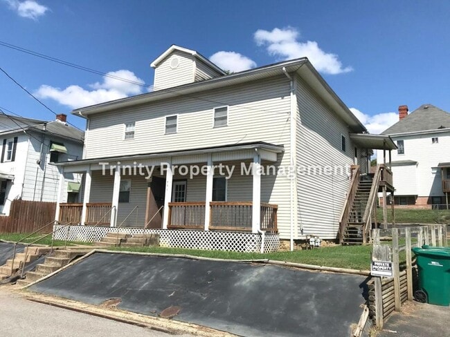 Building Photo - 738 Camden Pl