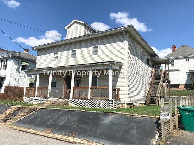 Foto del edificio - 738 Camden Pl
