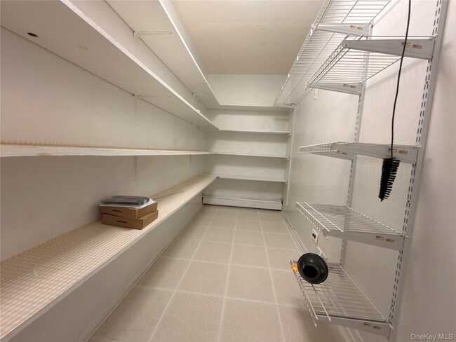 Building Photo - 16 James St