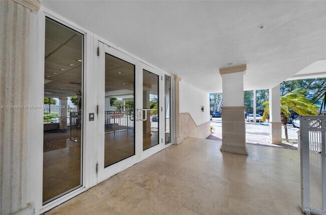 Foto del edificio - 7545 E Treasure Dr