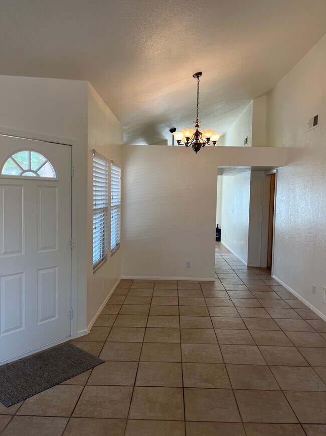 Foto del edificio - 1200 W Boxelder Cir